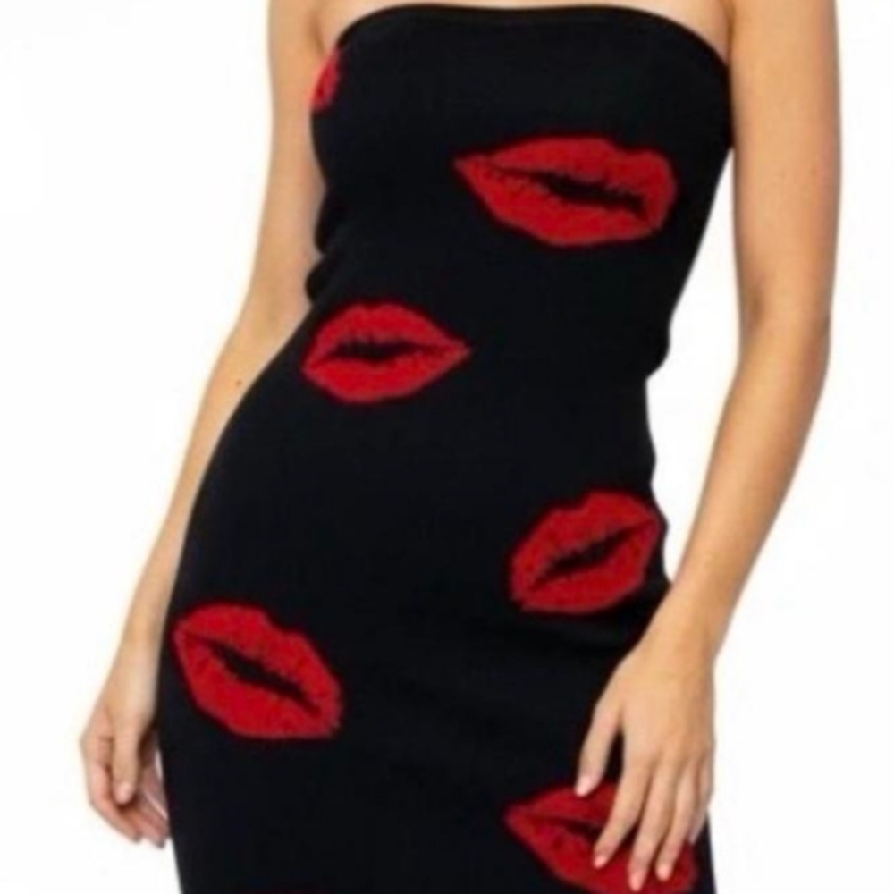 💋Madden Girl Strapless Black Dress with Red Lip Print💋